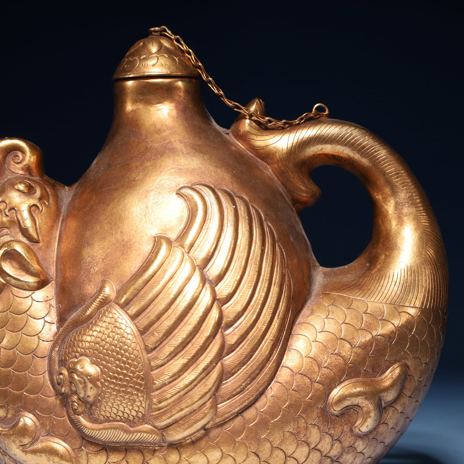 An Exquisite Gilt Bronze Fish Pattern Pot - 3