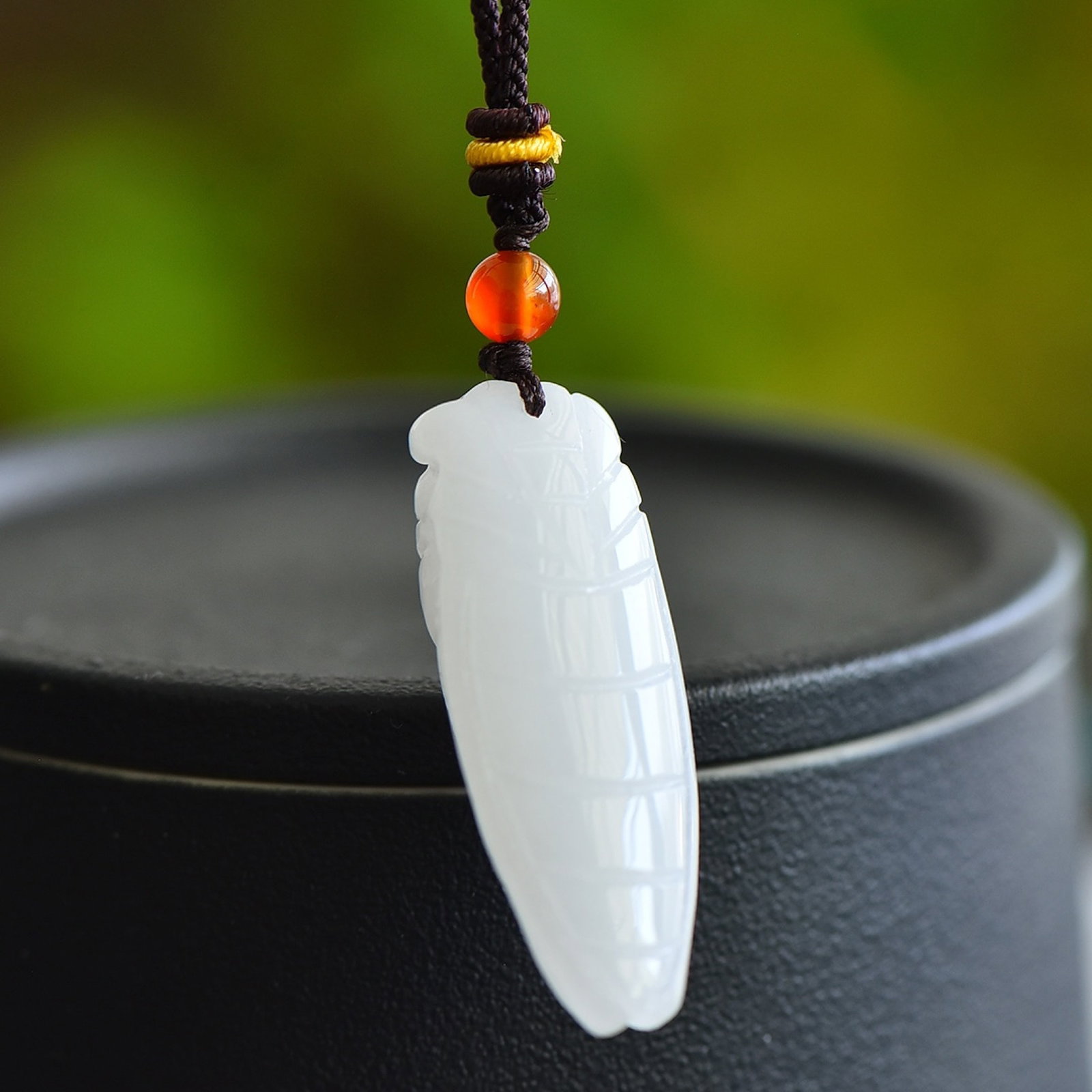 An Exquisite White Jade Pendant - 2