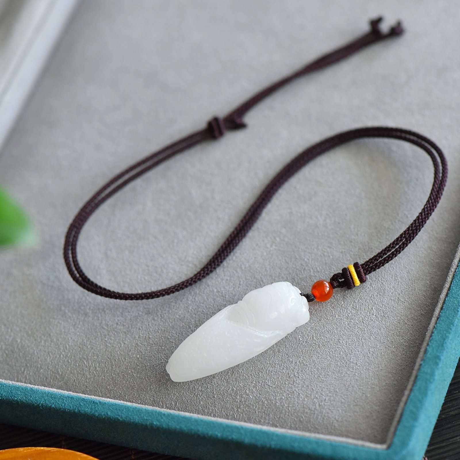 An Exquisite White Jade Pendant - 5
