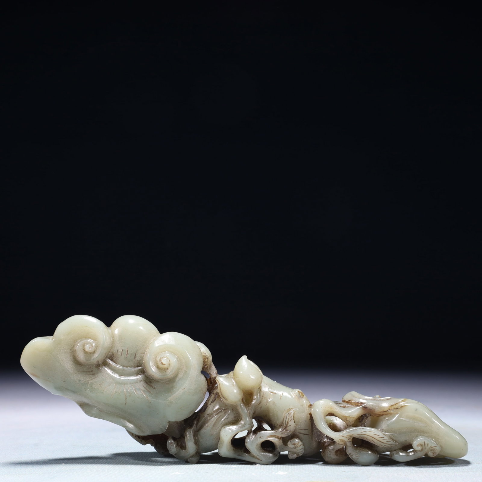 An Exquisite White Jade Ruyi Ornament: An Exquisite White Jade Ruyi Ornament,Qing Dynasty,China,Size:7.5inx2.2inx1.6in,Weight:301.9g 白玉如意摆件,中国清代