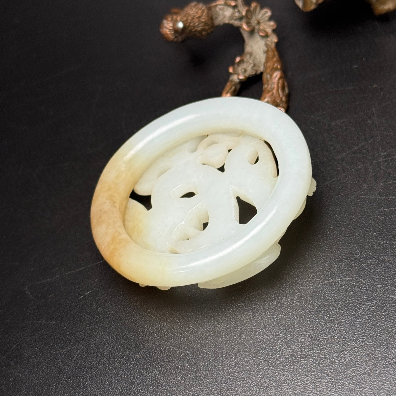 An Exquisite White Jade Hollow Dragon Pattern Pendant - 4