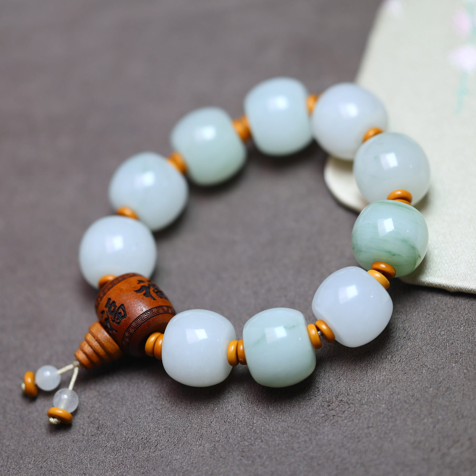 An Exquisite White Jade Bracelets - 4
