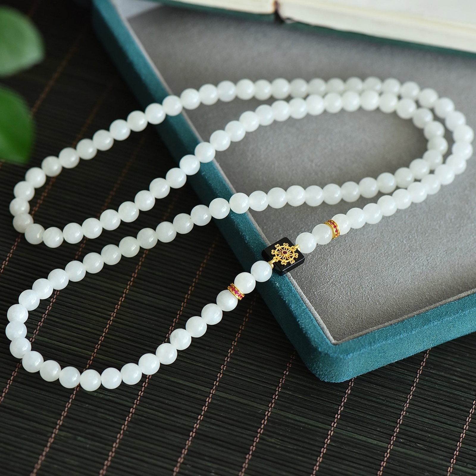 An Exquisite White Jade Bracelets - 4