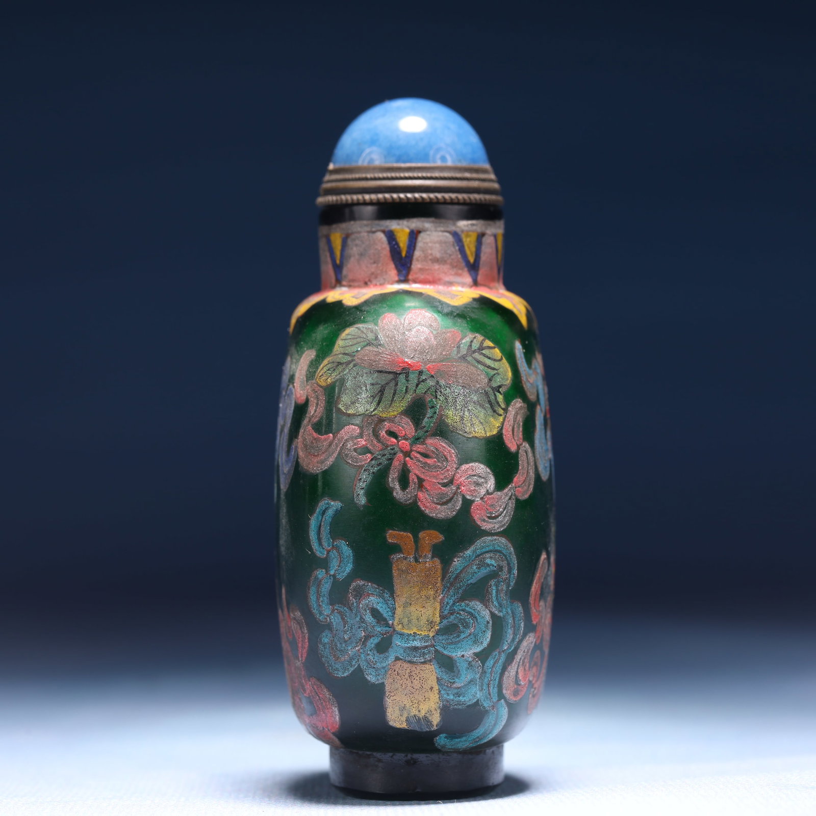 An Exquisite Glass Eight Treasures Pattern Snuff Bottle - 3