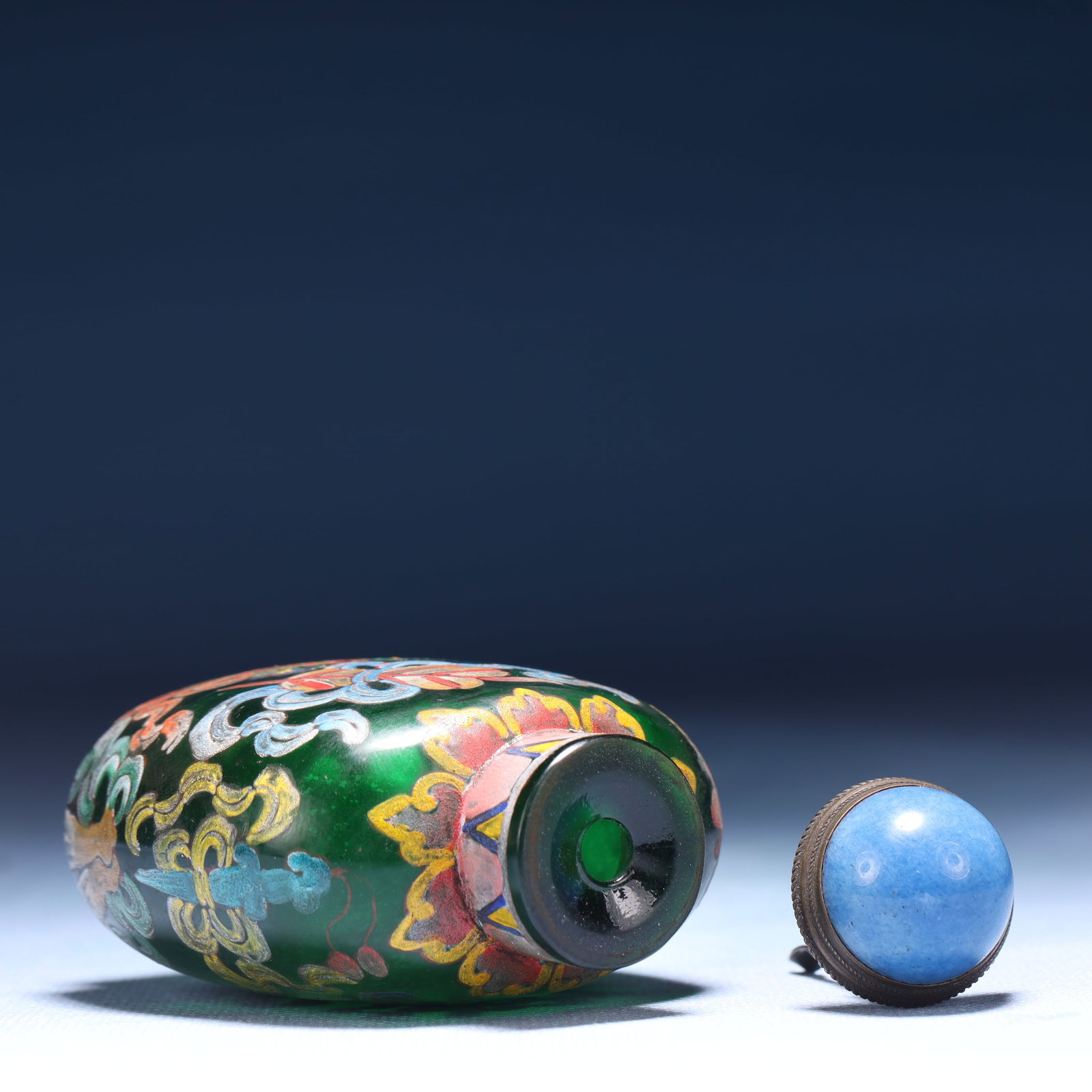 An Exquisite Glass Eight Treasures Pattern Snuff Bottle - 7