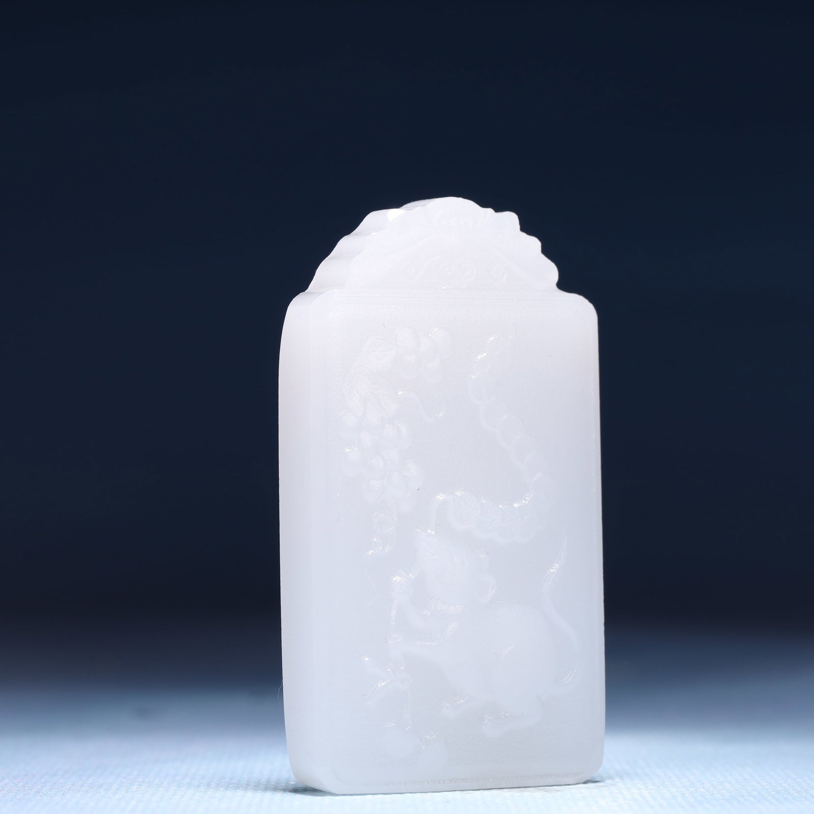 An Exquisite White Jade Mouse Patten Pendant - 3