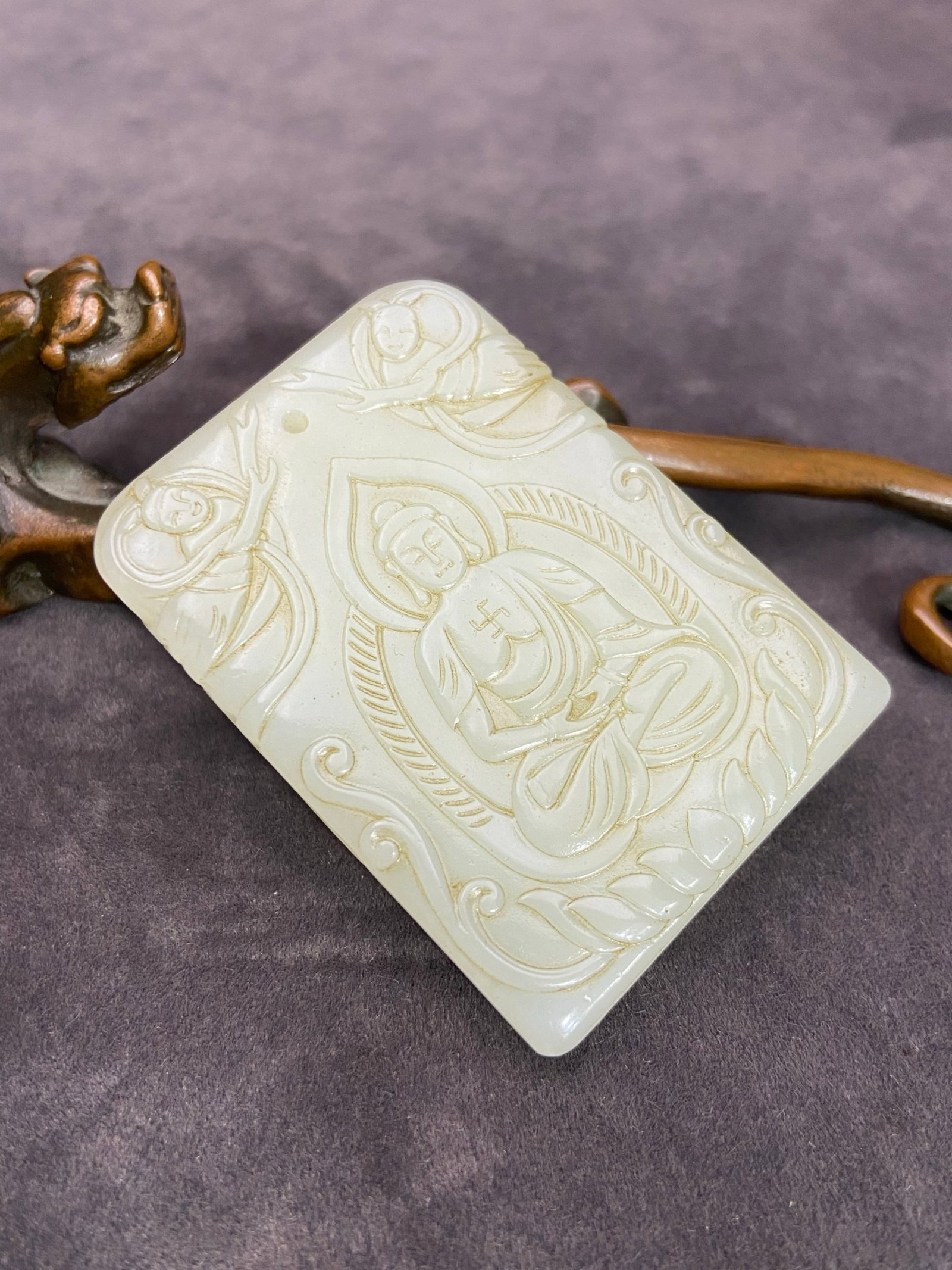 An Exquisite White Jade Lion Pattern Pendant - 2