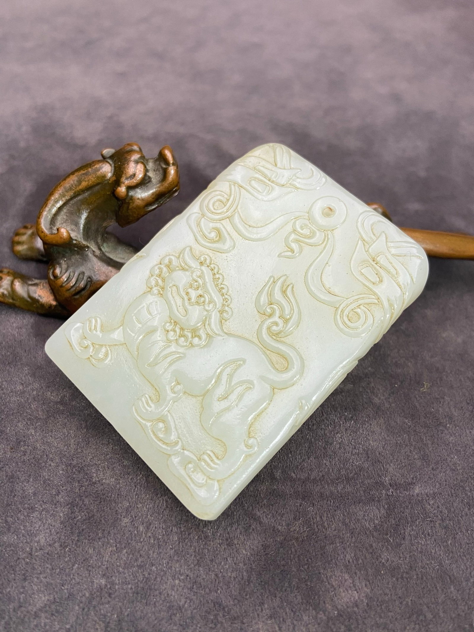 An Exquisite White Jade Lion Pattern Pendant - 6