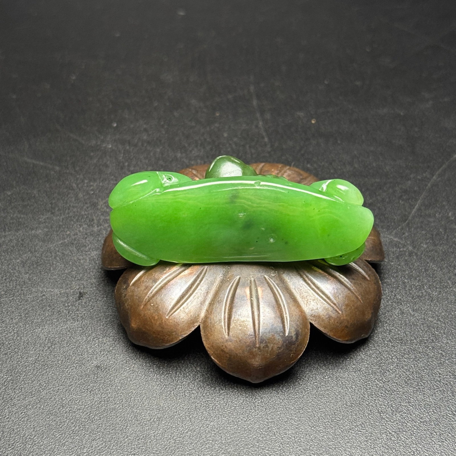 An Exquisite Jasper Golden Toad Ruyi Pattern Hand Piece - 6
