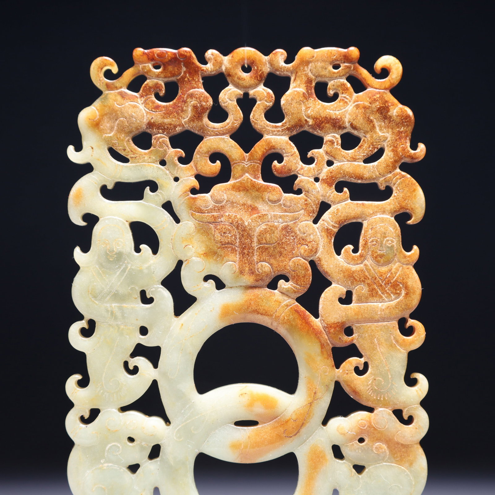 An Exquisite White Jade Figure Pattern Pendant - 2