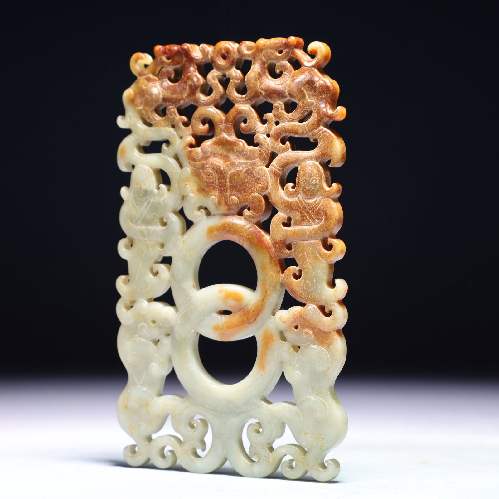 An Exquisite White Jade Figure Pattern Pendant - 4