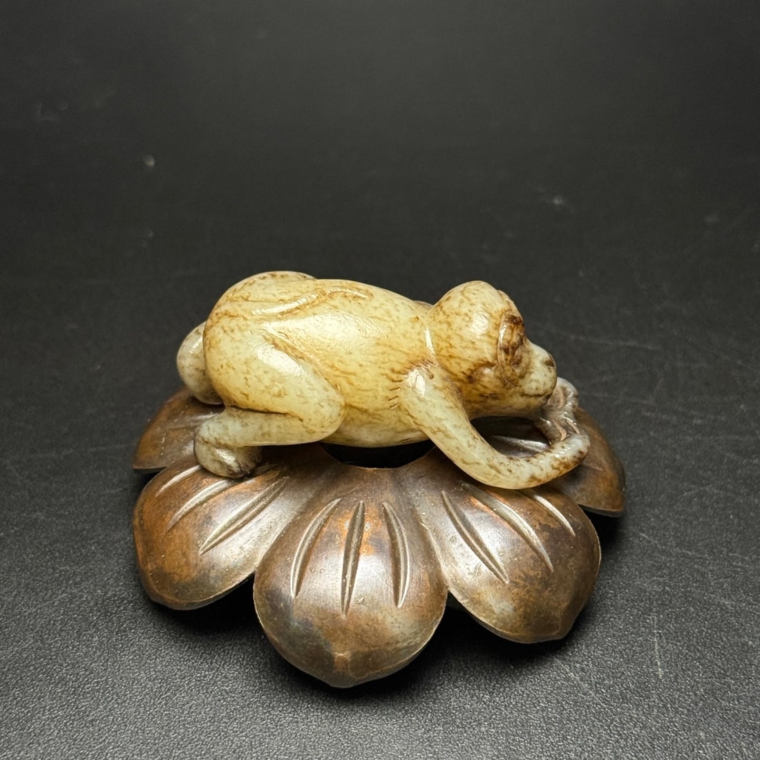 An Exquisite White Jade Monkey Pendant - 3