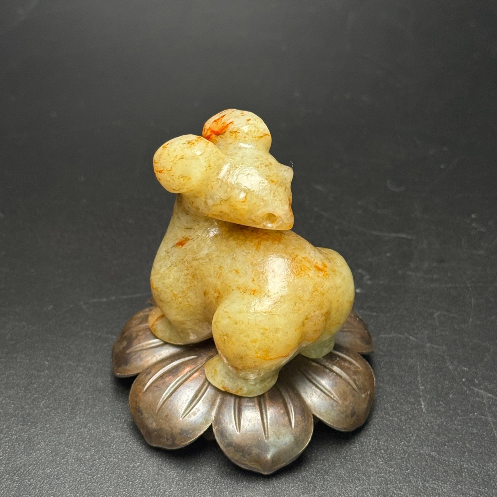 An Exquisite White Jade Sheep Pendant: An Exquisite White Jade Sheep Pendant,Qing Dynasty,China,Size:52mmx42mmx35mm,Weight:101g 白玉羊挂件,中国清代