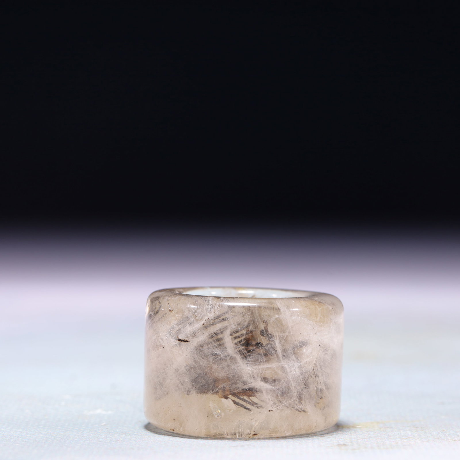 An Exquisite Crystal Thumb Ring - 3