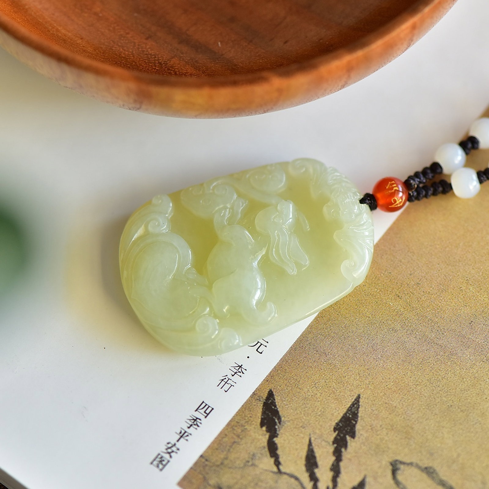 An Exquisite White Jade Rabbit Pattern Pendant - 2