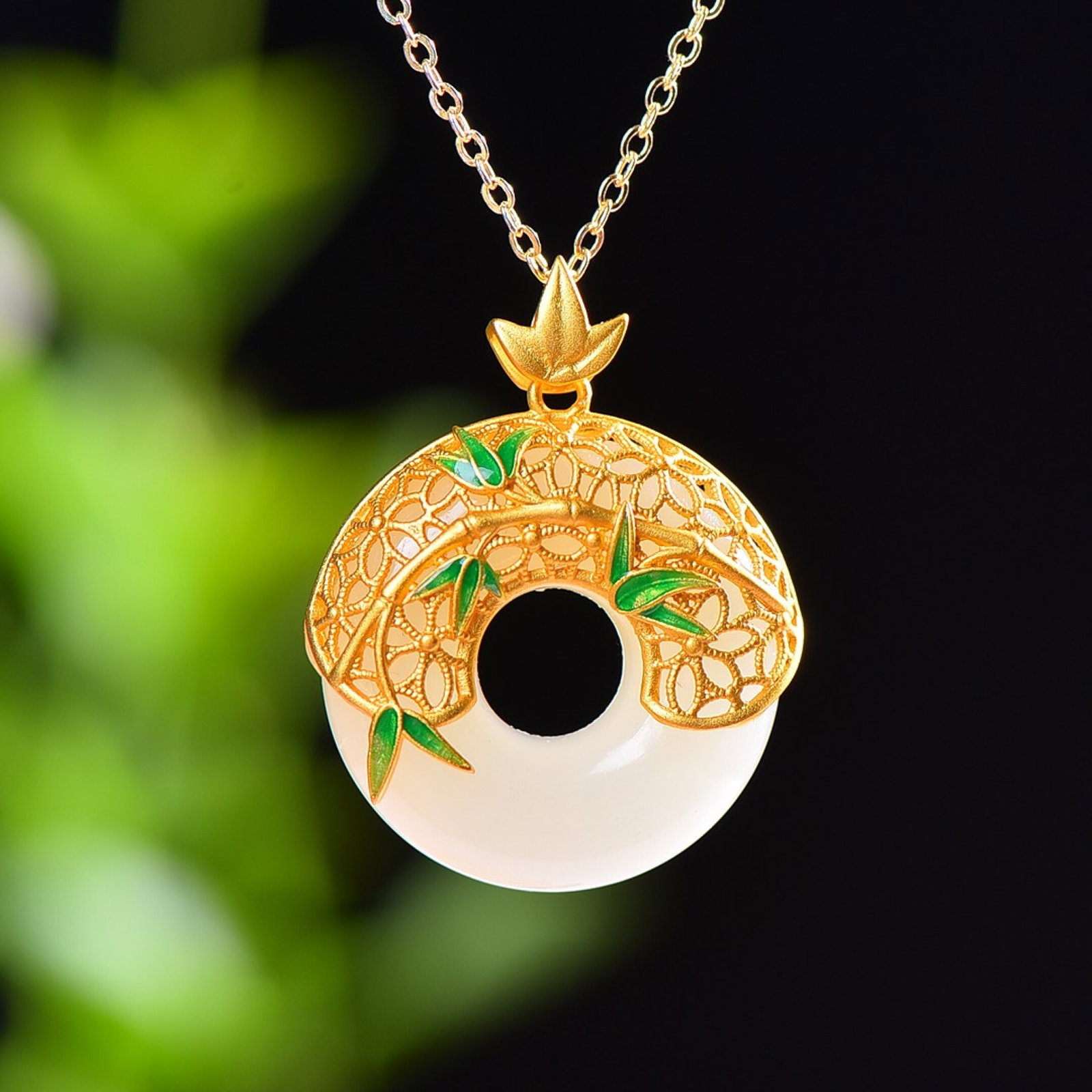 An Exquisite Sterling Silver-Gold Plated Inlaid White Jade Enamel Pendant: An Exquisite Sterling Silver-Gold Plated Inlaid White Jade Enamel Pendant,Size:25mmx25mm 纯银镀金镶白玉珐琅吊坠