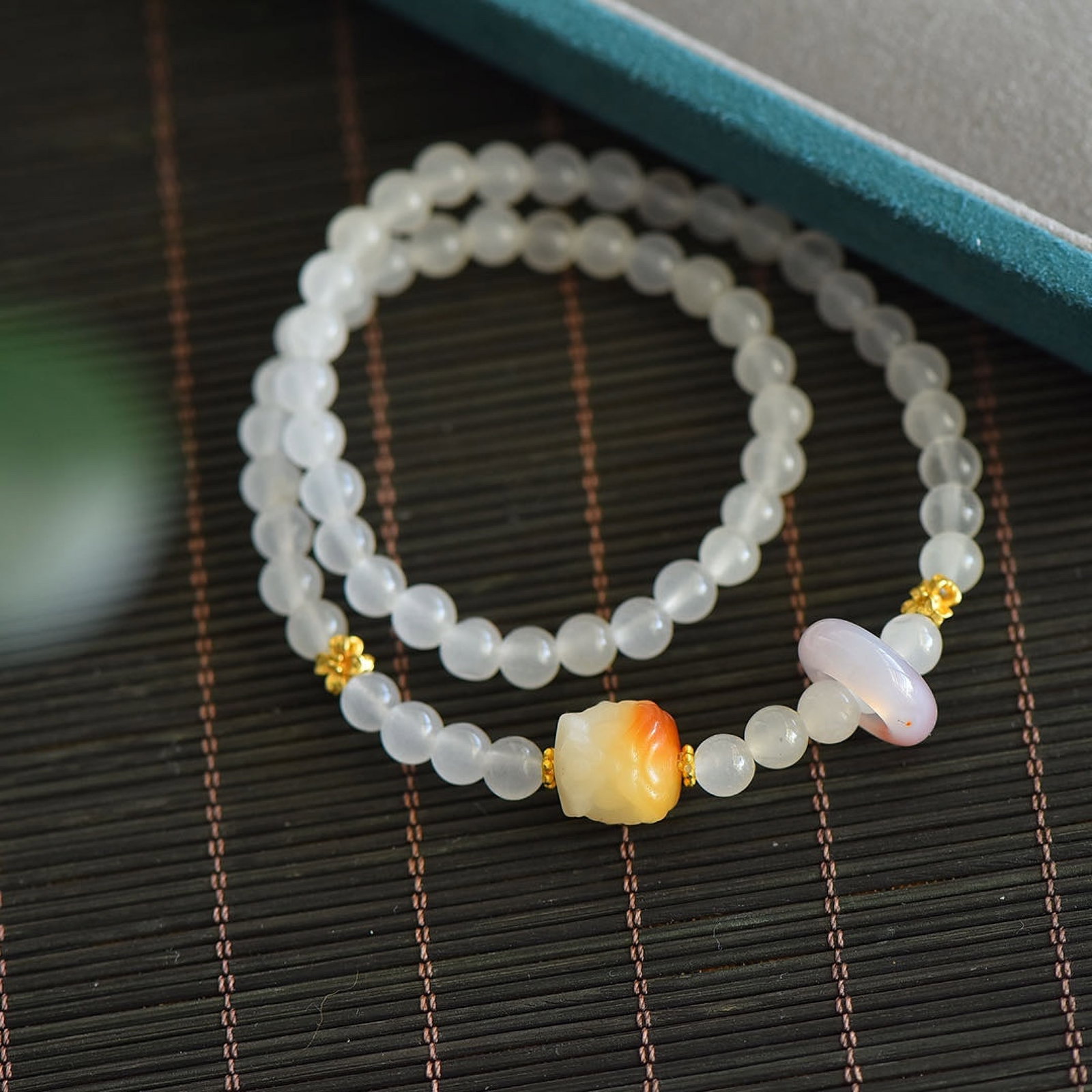 An Exquisite White Jade Bracelets - 4