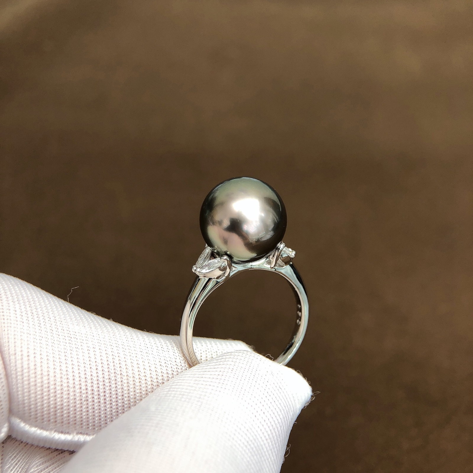 An Exquisite Pearl Ring - 7