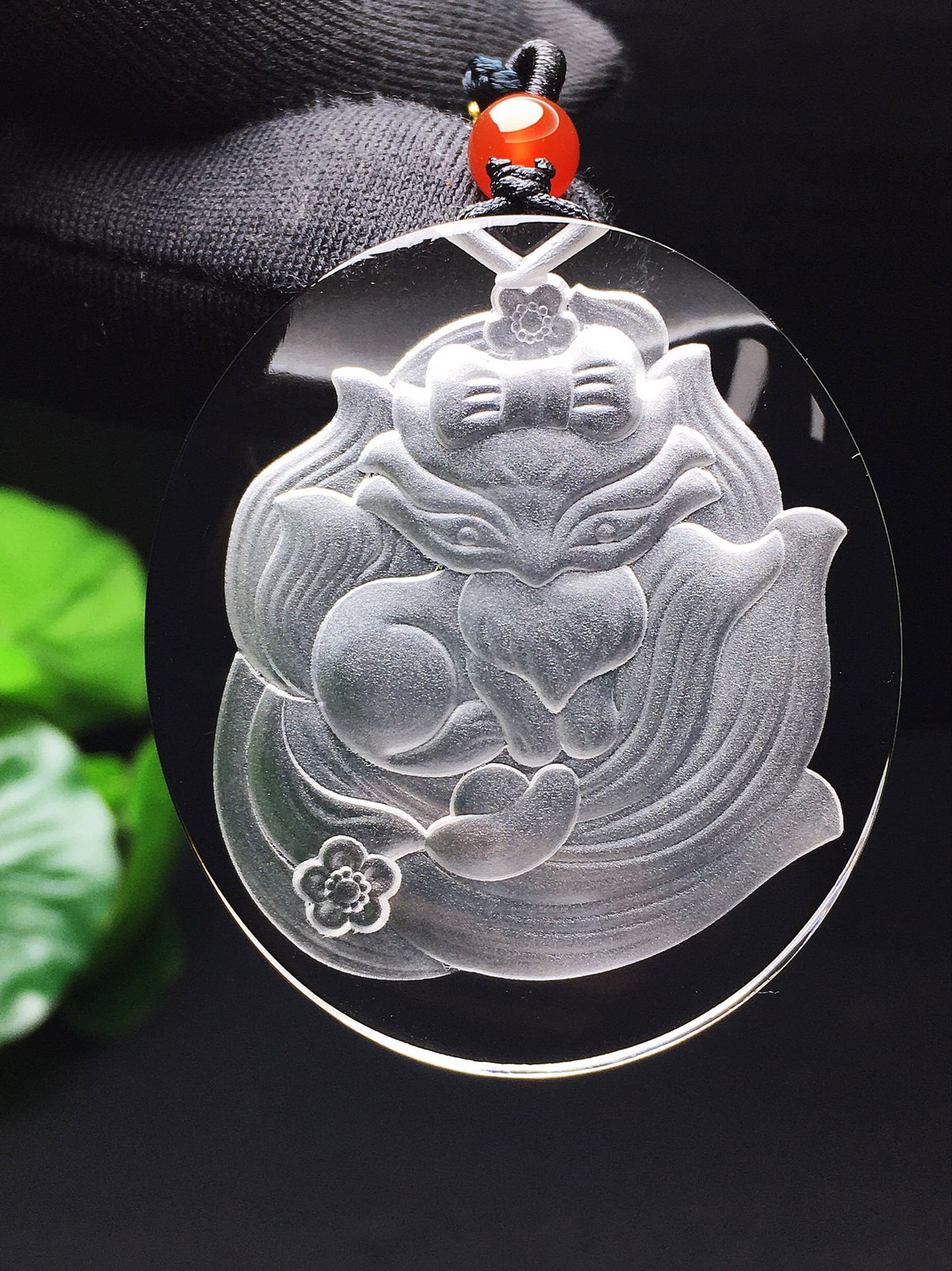 An Exquisite Crystal Nine-Tailed Fox Pattern Pendant: An Exquisite Crystal Nine-Tailed Fox Pattern Pendant,Size:47mmx41mmx8mm,Weight:26.4g 水晶九尾狐纹吊坠