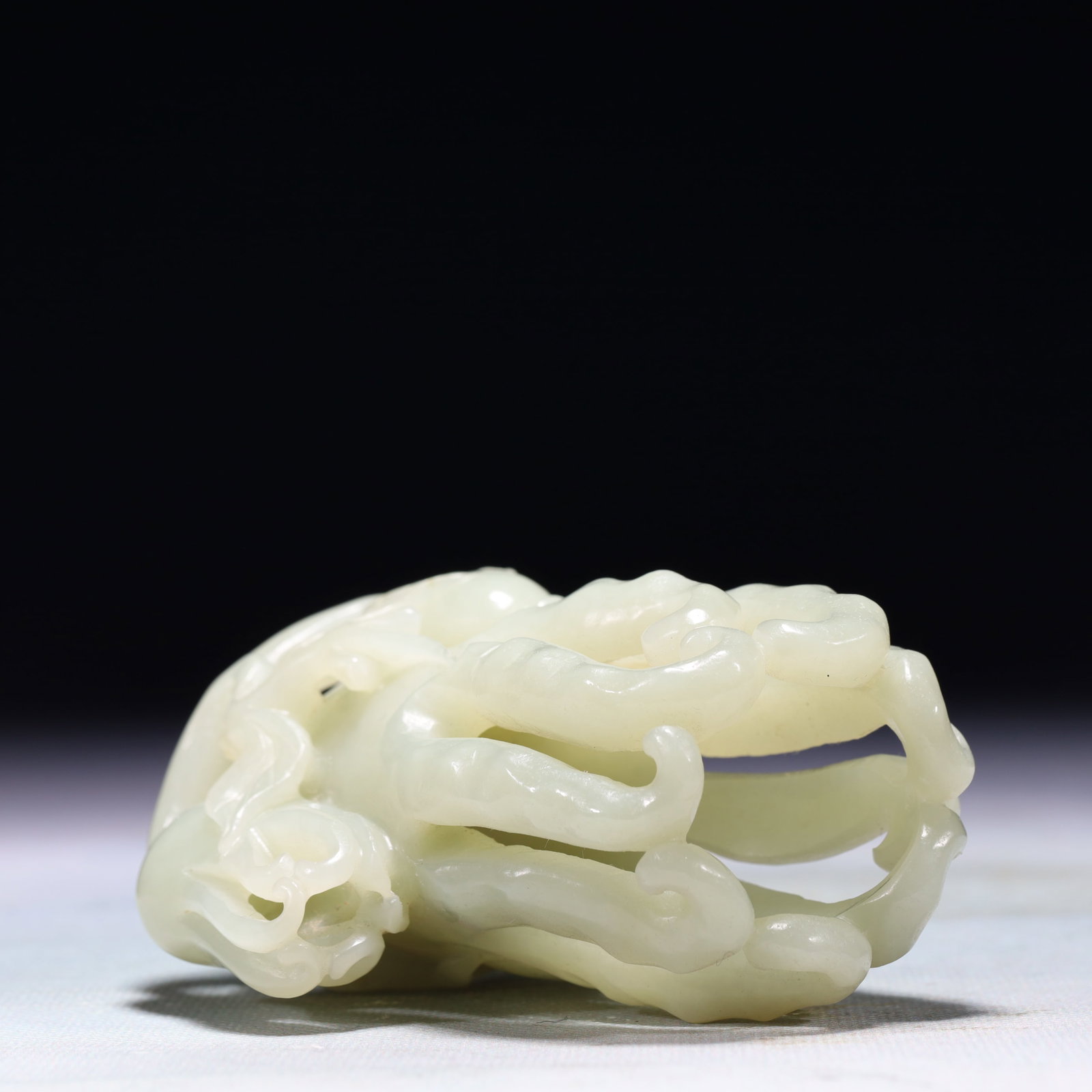 An Exquisite White Jade Buddha??s Hand Pose Ornament - 7