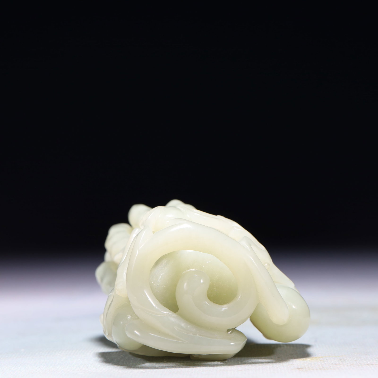 An Exquisite White Jade Buddha??s Hand Pose Ornament - 8