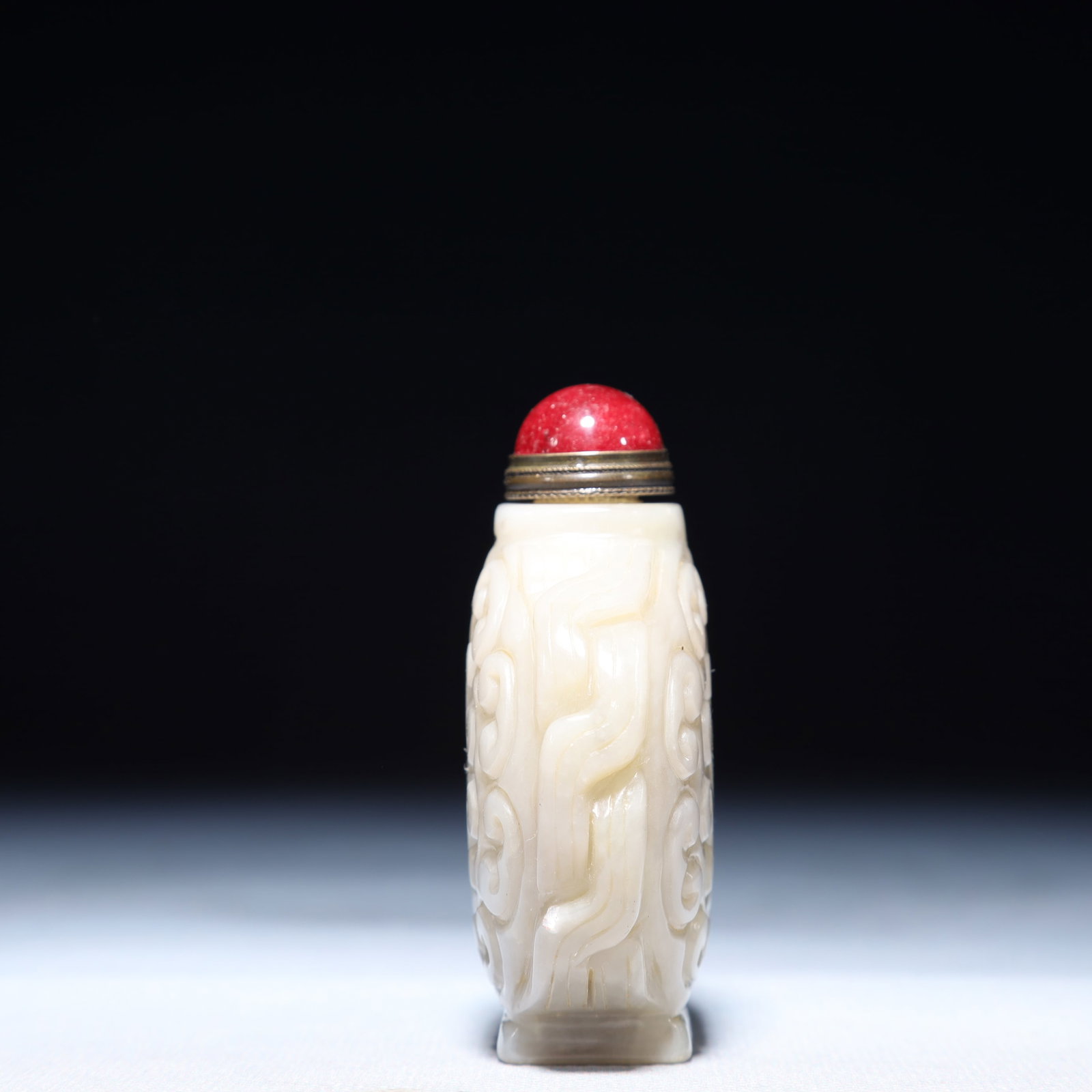 An Exquisite White Jade Auspicious Cloud Pattern Snuff Bottle - 5