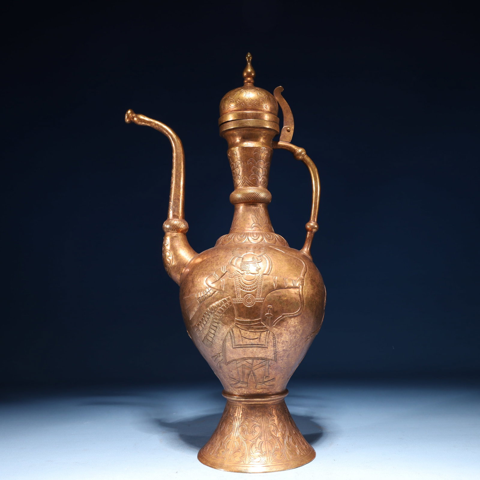 An Exquisite Gilt Bronze Figure Pattern Ewer: An Exquisite Gilt Bronze Figure Pattern Ewer,Qing Dynasty,China,Size:8.3inx5.9inx15.4in,Weight:1450g 铜鎏金人物纹执壶,中国清代