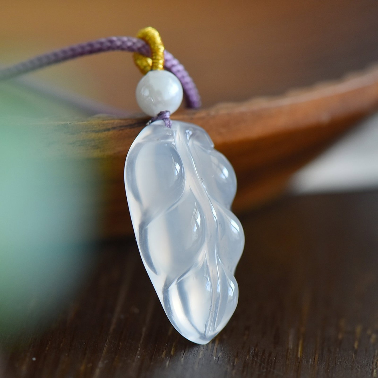 An Exquisite Leaf Pendant - 2
