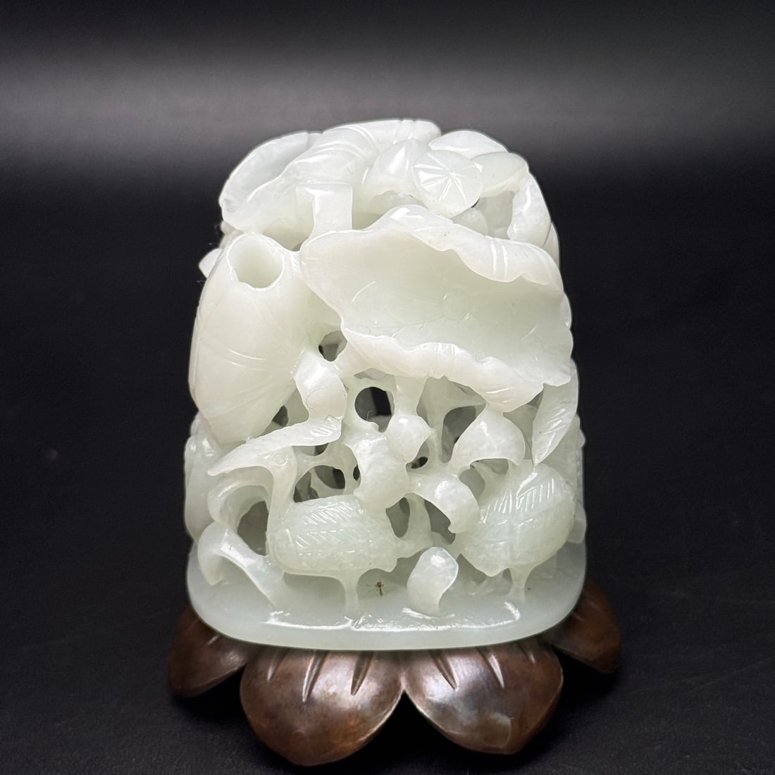 An Exquisite White Jade Hollow Crane Pattern Ornament: An Exquisite White Jade Hollow Crane Pattern Ornament,Qing Dynasty,China,Size:62mmx54mmx49mm,Weight:118g 白玉镂空鹤纹摆件,中国清ߣ