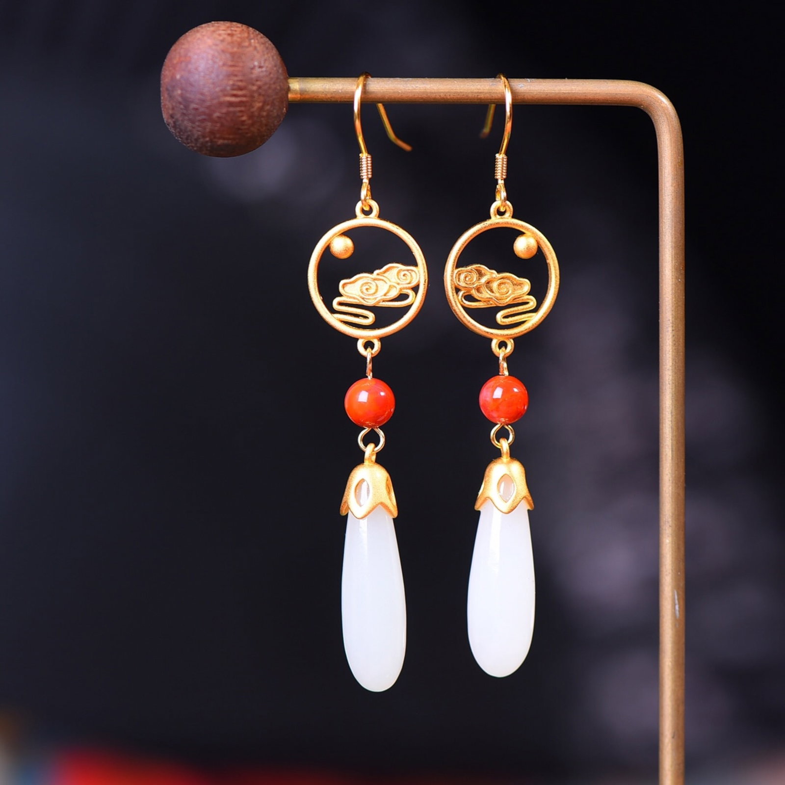 A Pair of Exquisite Sterling Silver-Gold Plated Inlaid White Jade Earrings,Inlaid Agate: A Pair of Exquisite Sterling Silver-Gold Plated Inlaid White Jade Earrings,Inlaid Agate,Size:8mmx26mm 一对纯银镀金镶白玉耳环,嵌&