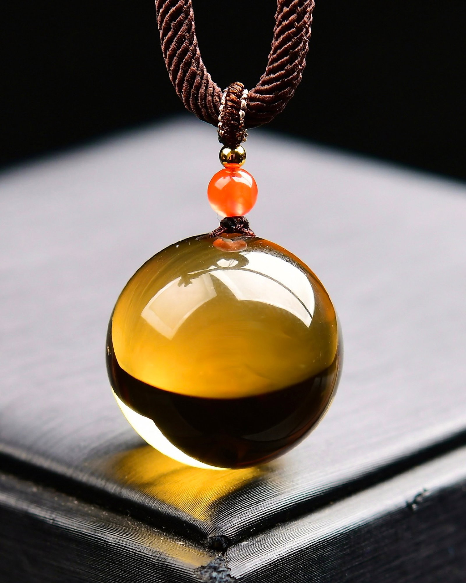 An Exquisite Crystal Pendant: An Exquisite Crystal Pendant,Size:20mmx20mm,Weight:15g 水晶吊坠