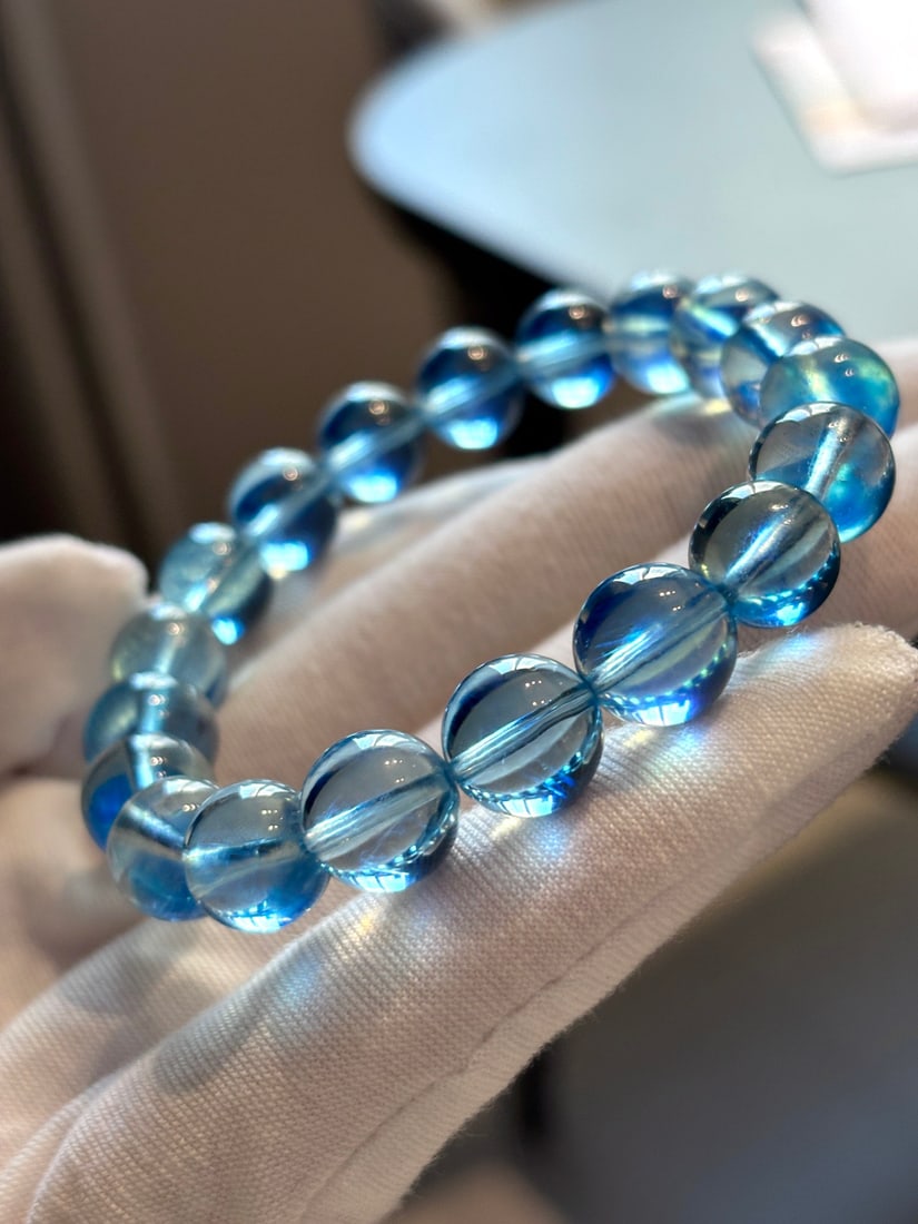 An Exquisite Aquamarine Bracelets (1 of 6)