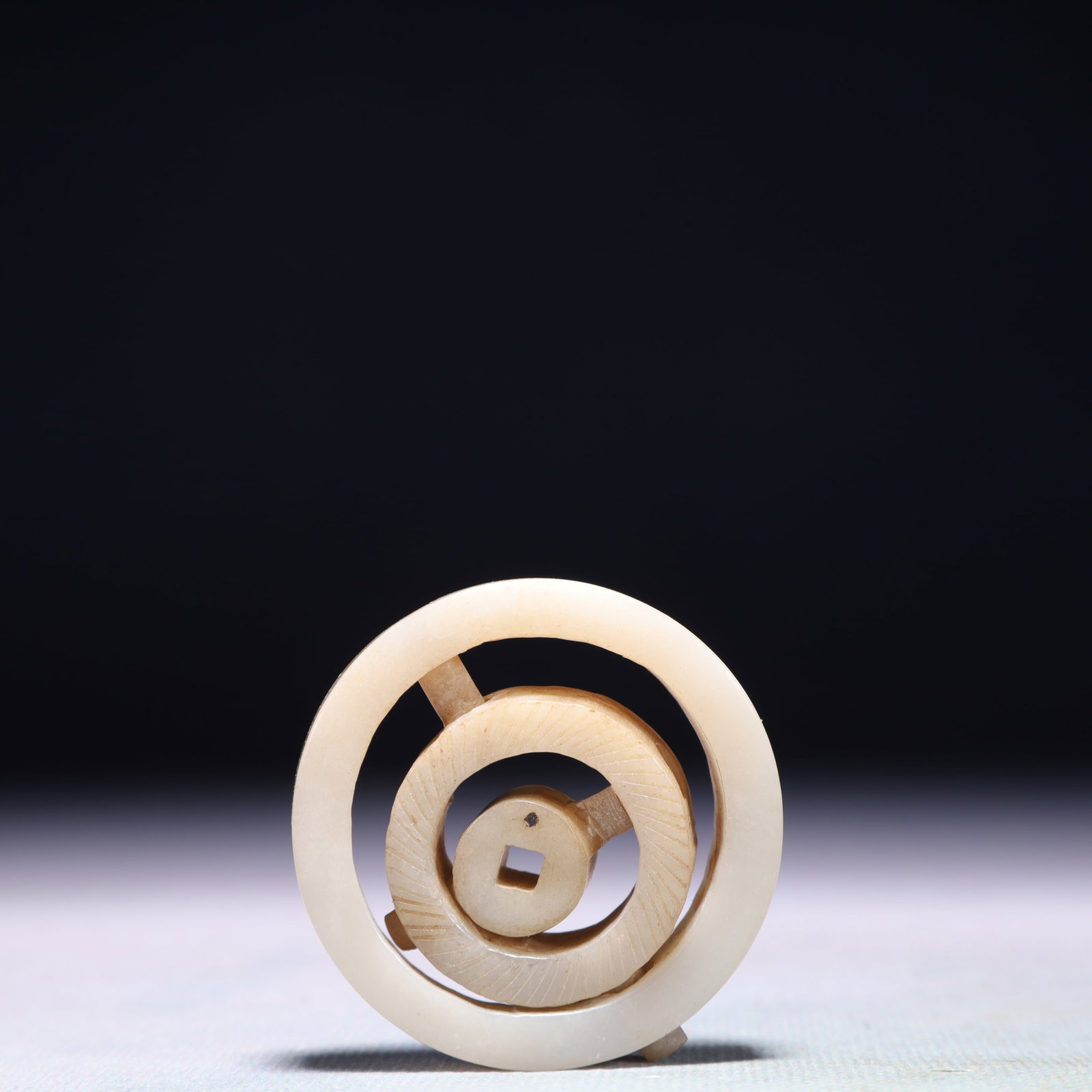 An Exquisite White Jade Ring Pendant: An Exquisite White Jade Ring Pendant,Qing Dynasty,China,Size:1.8inx0.4in,Weight:47g 白玉环挂件,中国清代
