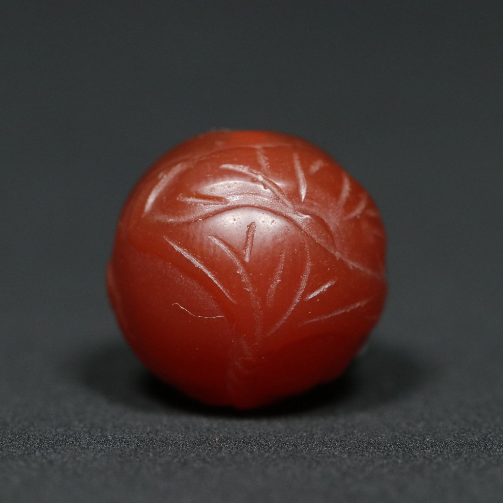 An Exquisite Agate Lotus Pattern Bead - 3