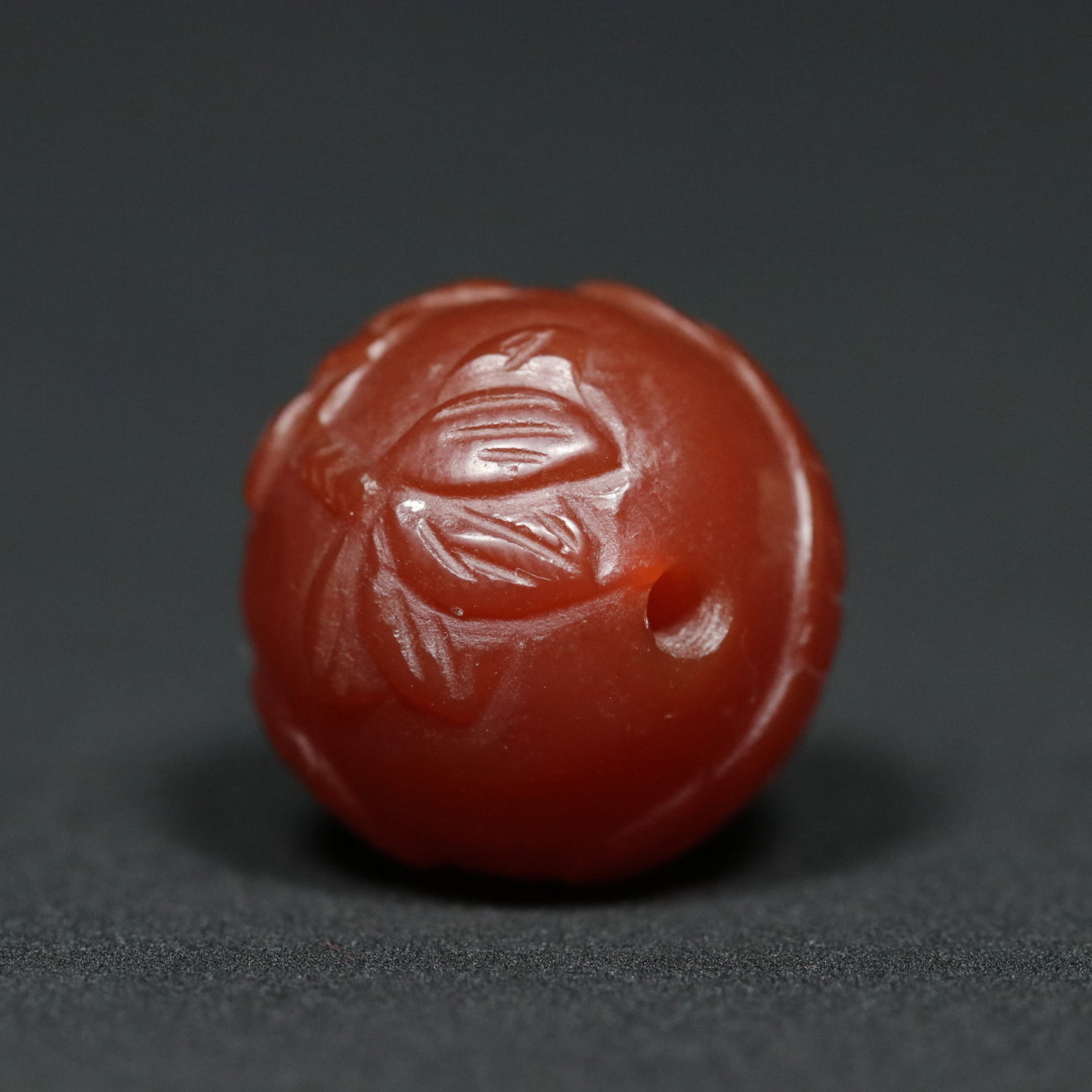 An Exquisite Agate Lotus Pattern Bead - 5