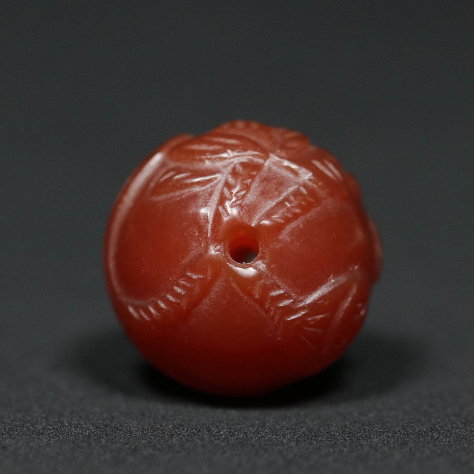 An Exquisite Agate Lotus Pattern Bead - 6