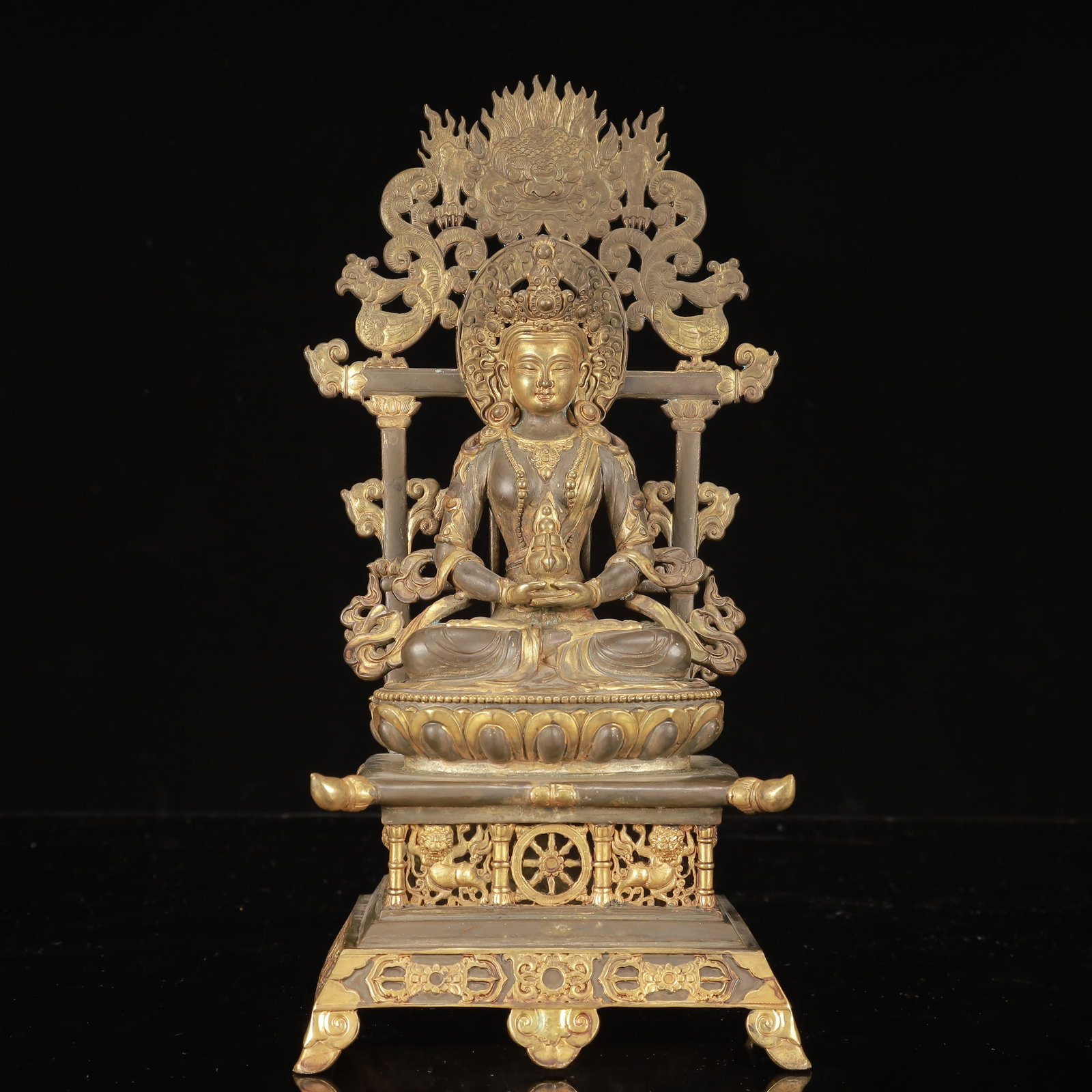 A Rare Gilt Bronze Buddha Statue: A Rare Gilt Bronze Buddha Statue,Qing Dynasty, China,Size:6.3inx4.3inx11.8in,Weight:1550g 铜鎏金佛像,中国清代