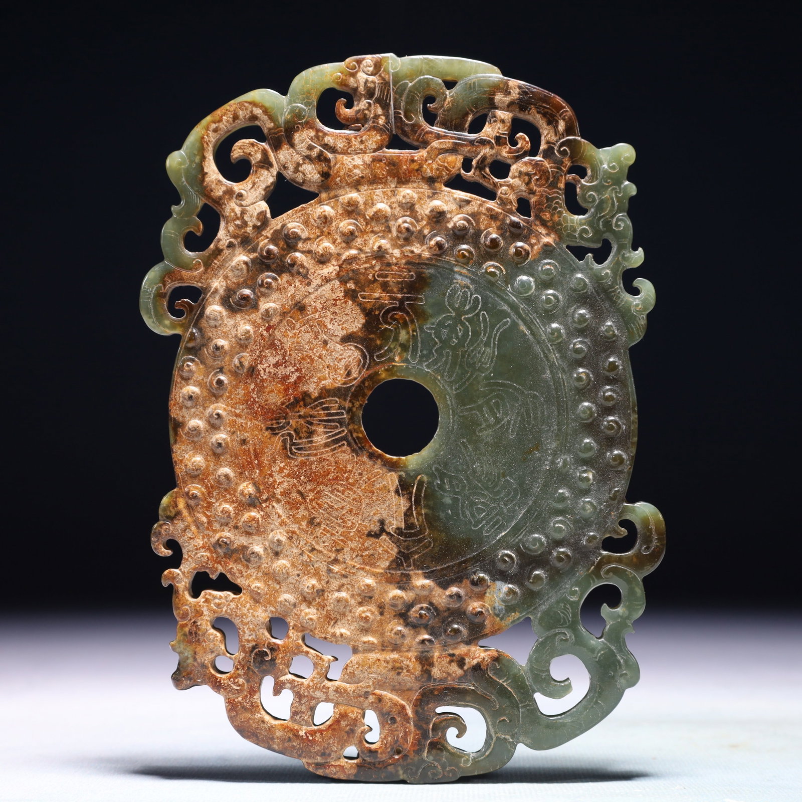 An Exquisite Jasper Phoenix Pattern Pendant: An Exquisite Jasper Phoenix Pattern Pendant,Qing Dynasty,China,Size:4.5inx6.5in,Weight:264.2g 碧玉凤纹挂件,中国清代