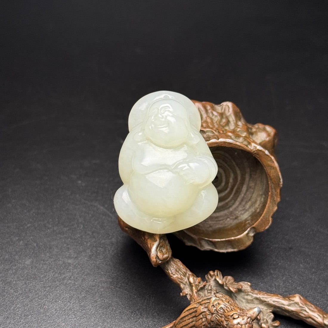An Exquisite White Jade Statue of Maitreya Buddha Pendant: An Exquisite White Jade Statue of Maitreya Buddha Pendant,Qing Dynasty,China,Size:39mmx28mmx18mm,Weight:27g