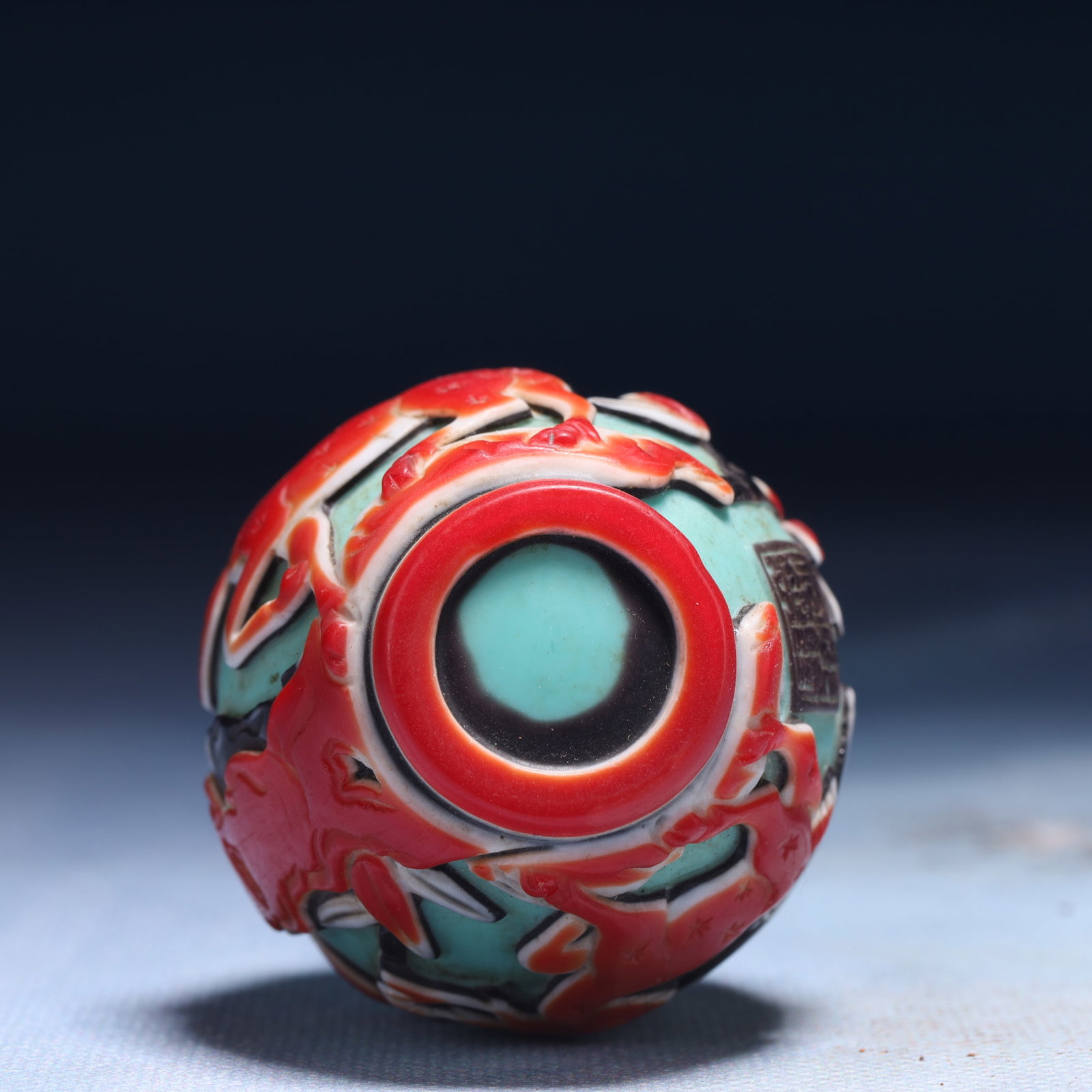 An Exquisite Glass Landscape and Figure Pattern Snuff Bottle: An Exquisite Glass Landscape and Figure Pattern Snuff Bottle,Qing Dynasty,China,Qianlong Four-character Mark,Size:2inx1.2inx3.1in,Weight:75g 琉璃山水人物纹