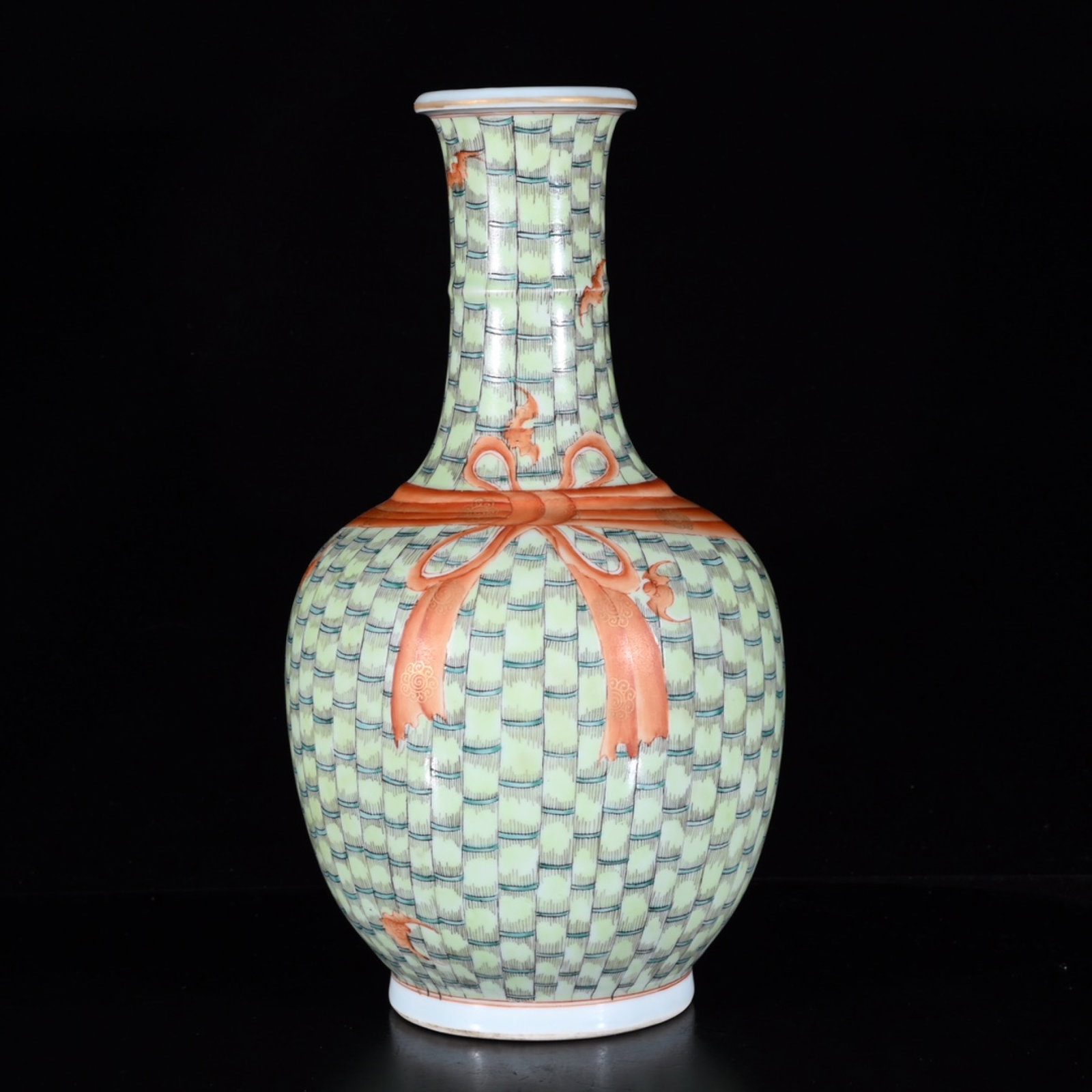 A Rare Famille-Rose Bats Pattern Vase (1 of 9)