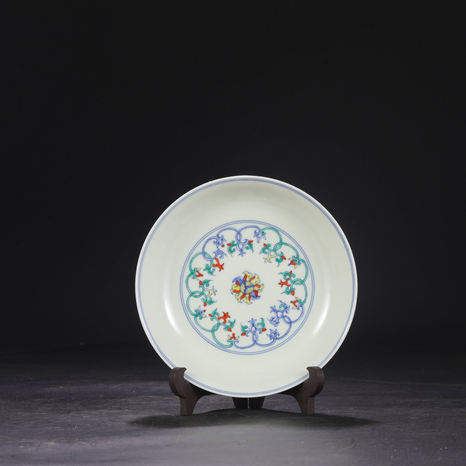 An Exquisite Doucai Flower Pattern Plate - 3