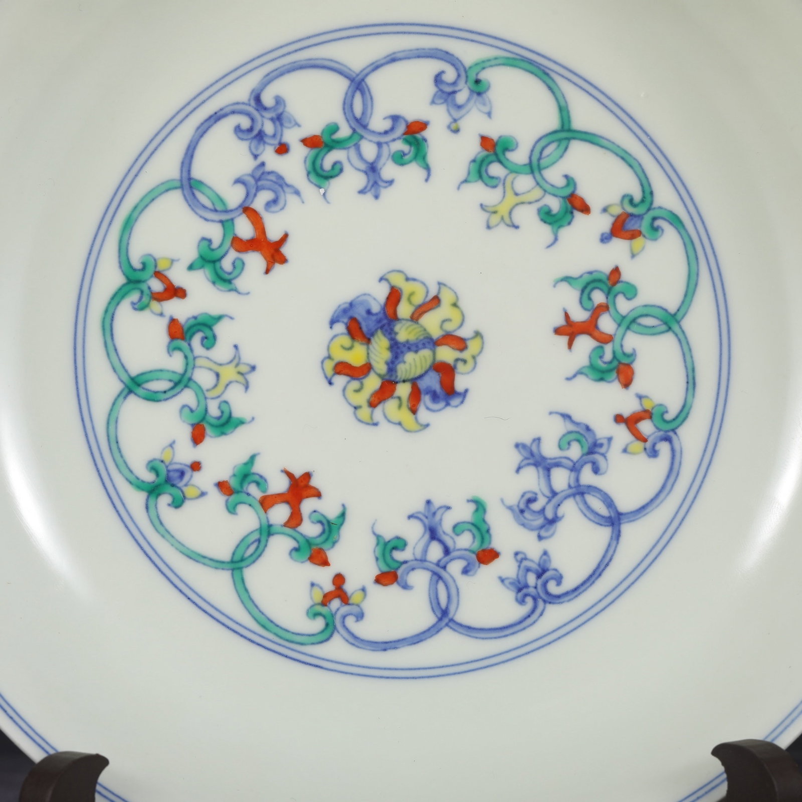 An Exquisite Doucai Flower Pattern Plate - 5