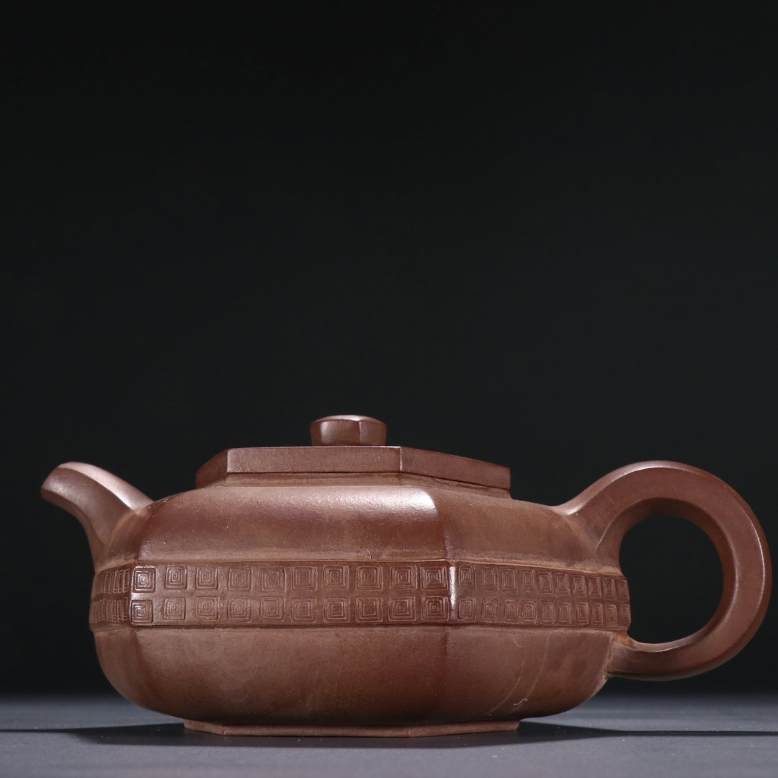 A Rare Purple Sands Teapot: A Rare Purple Sands Teapot,Qing Dynasty,China,With Mark,Size:3inx7.1in 紫砂茶壶,中国清代,带款