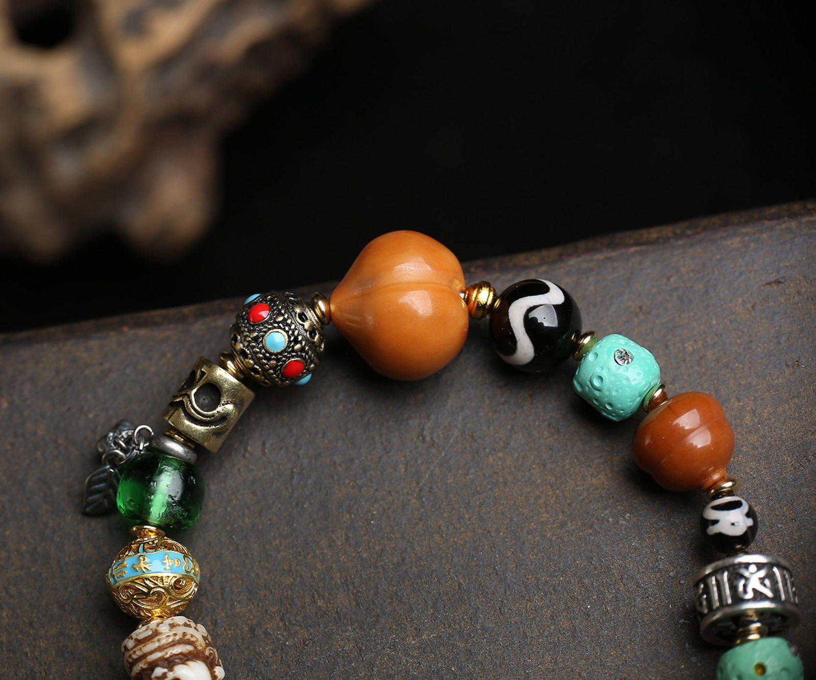 An Exquisite Multi-Gem Bracelets - 2