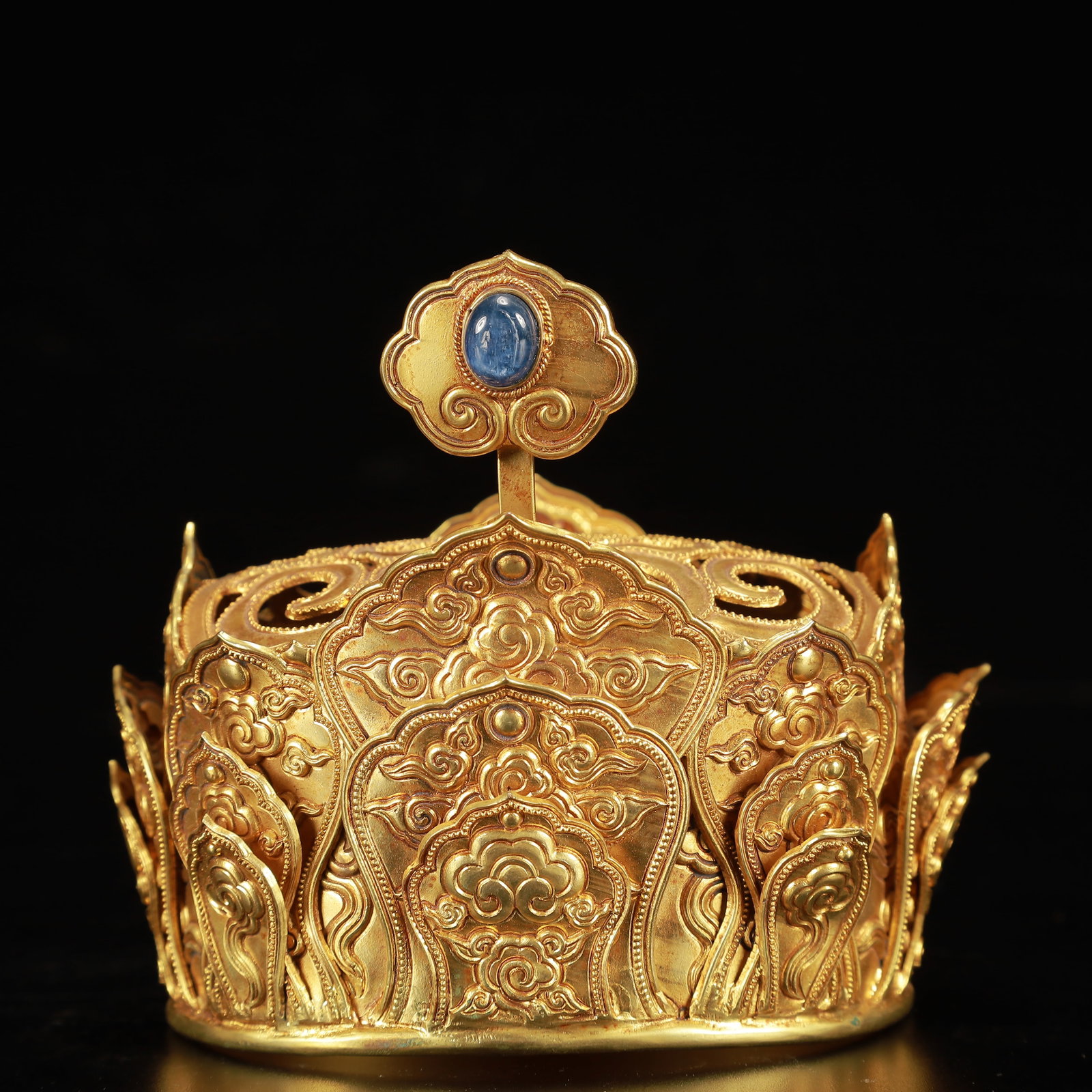 An Exquisite Gilt Bronze Auspicious Cloud Pattern Hat,Inlaid Gems - 4