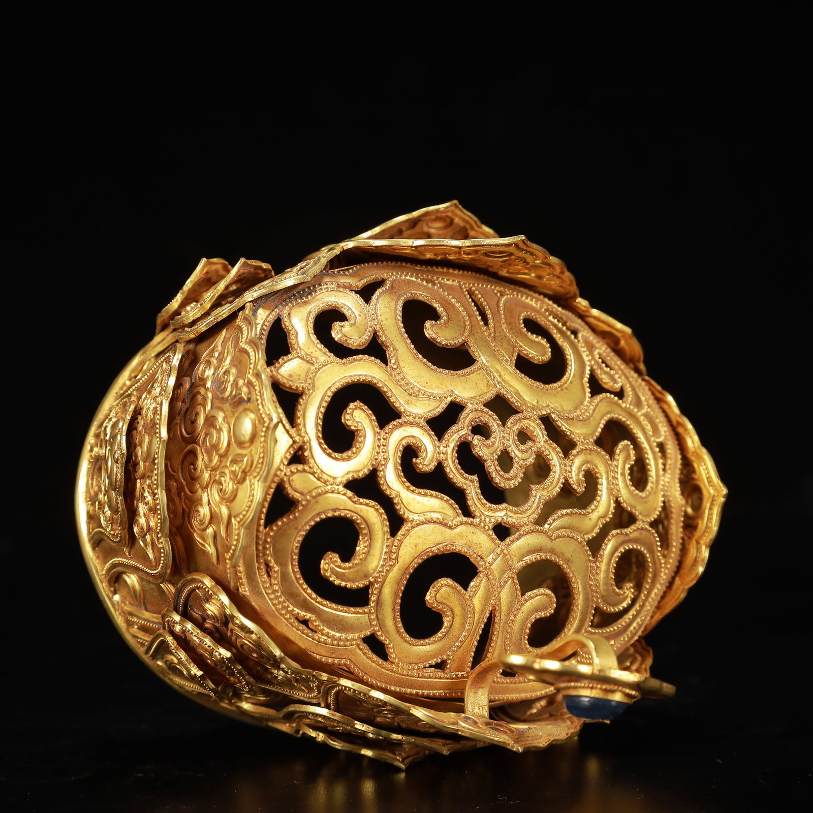An Exquisite Gilt Bronze Auspicious Cloud Pattern Hat,Inlaid Gems - 6