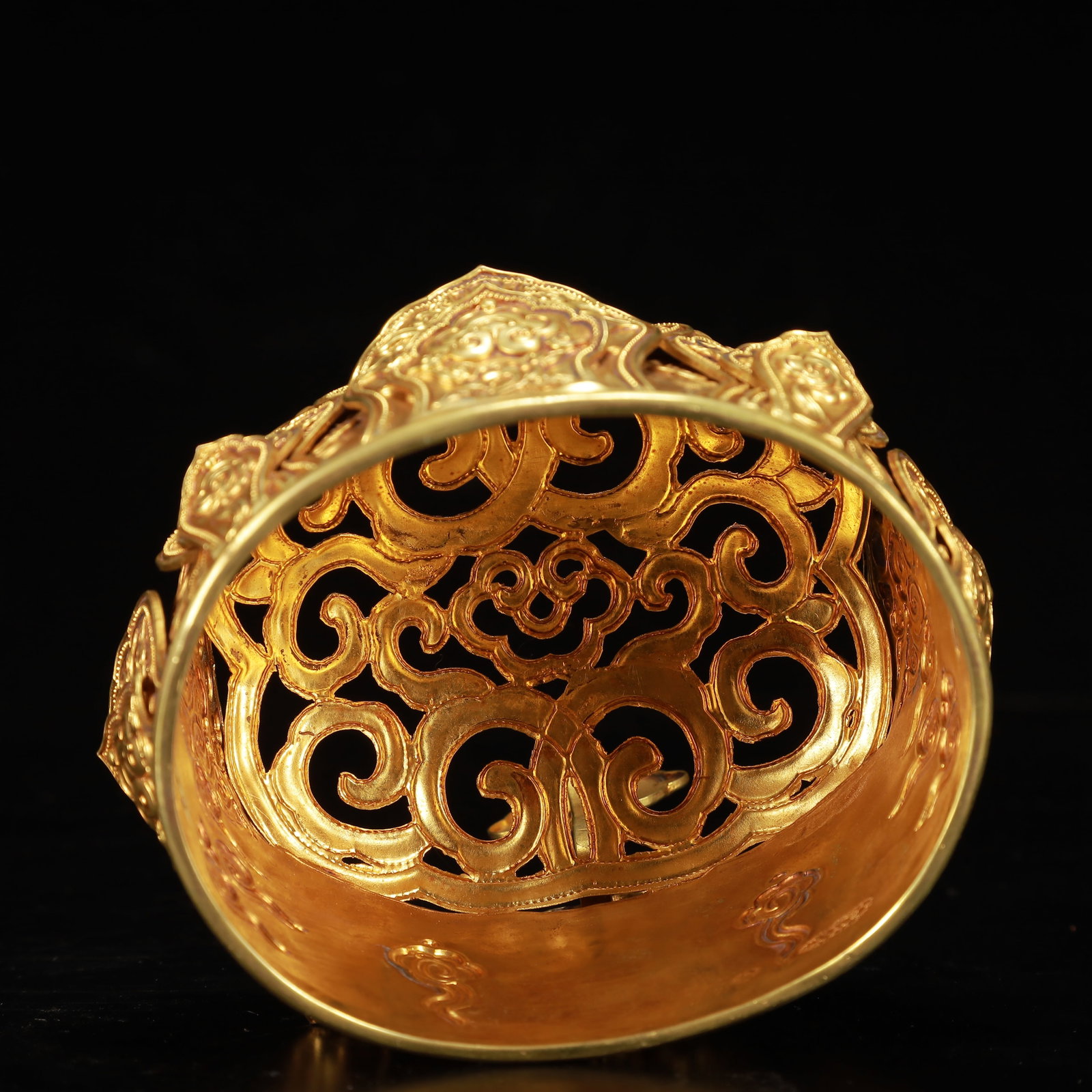 An Exquisite Gilt Bronze Auspicious Cloud Pattern Hat,Inlaid Gems - 7