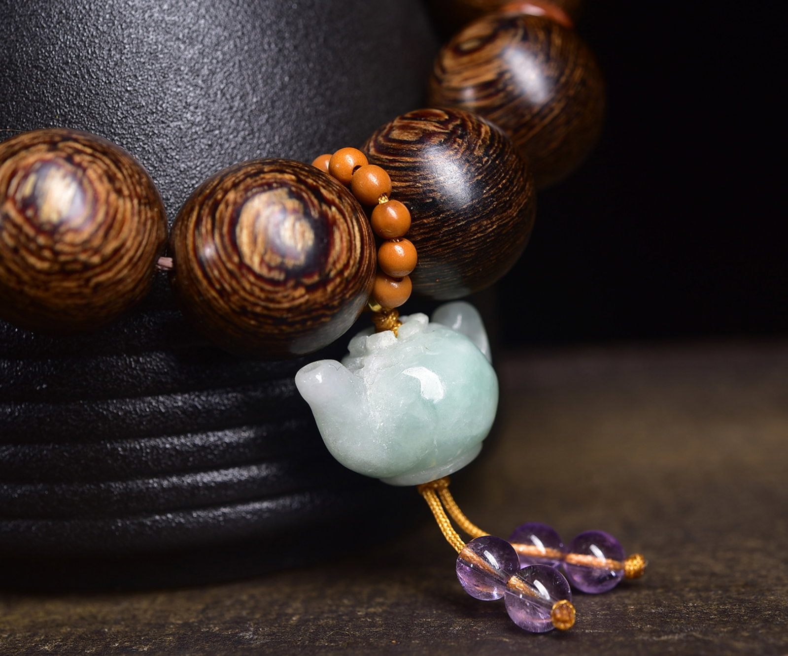 An Exquisite Eaglewood Bracelets - 4