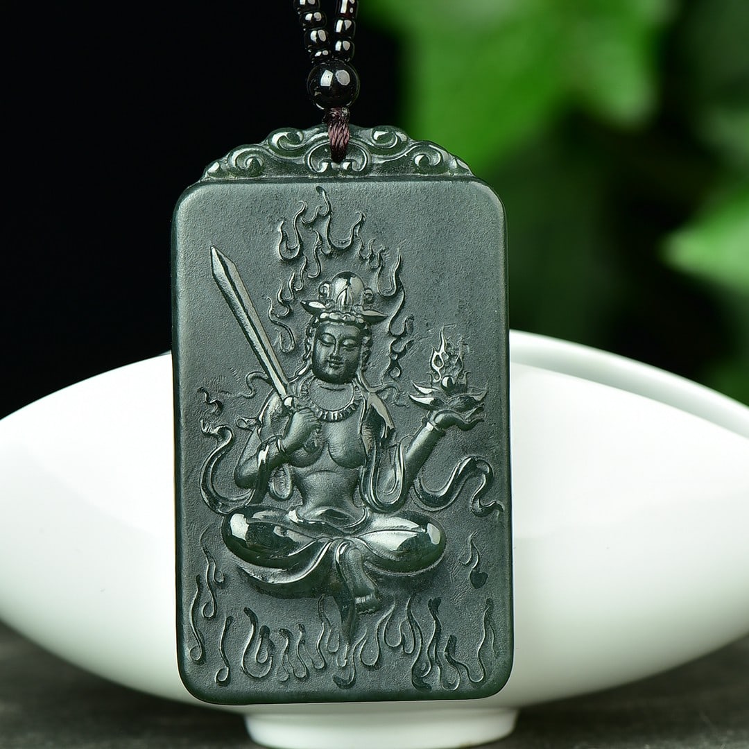 An Exquisite Sapphire Auspicious Cloud and Avalokitesvara Pattern Pendant: An Exquisite Sapphire Auspicious Cloud and Avalokitesvara Pattern Pendant,Size:39mmx66mm 寓意:吉祥 保平安 玉脂温润 工艺